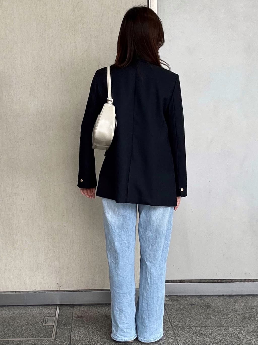 えみさんの「OPAQUE.CLIP｜スクエアトゥカシメローファー」を使ったコーディネート