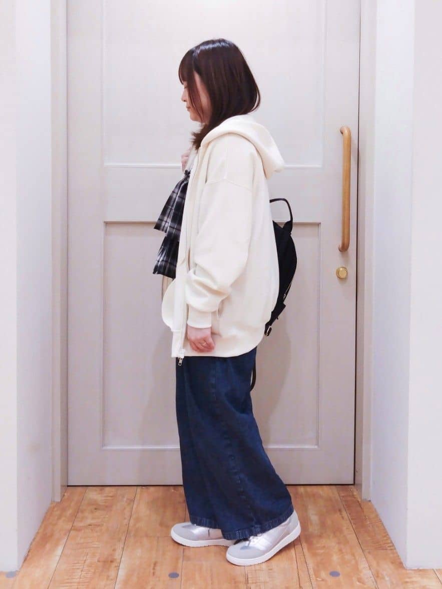 みーさんの「SHOO･LA･RUE｜【2点セット】チェック柄フリルキャミビスチェ&times;テレコロンT」を使ったコーディネート