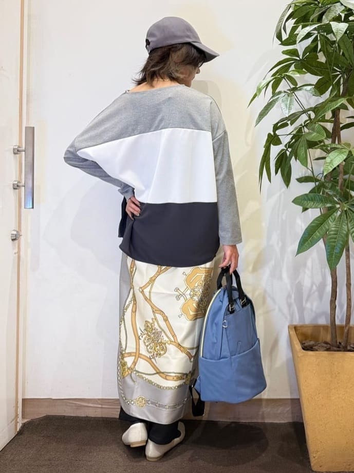 misakiさんの「SHOO･LA･RUE｜【洗濯機可/S-LL/体型カバー】インせず着られる 3段切替 配色トップス」を使ったコーディネート