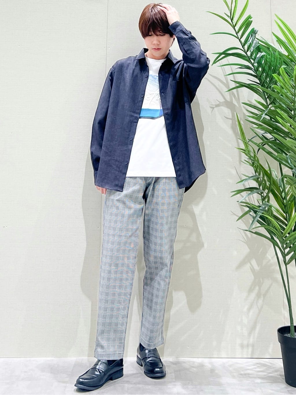 SHI-MAさんの「THE SHOP TK｜【LINO FINE】リネンライク 長袖シャツ UVカット/イージーケア/吸水速乾/洗濯機OK」を使ったコーディネート