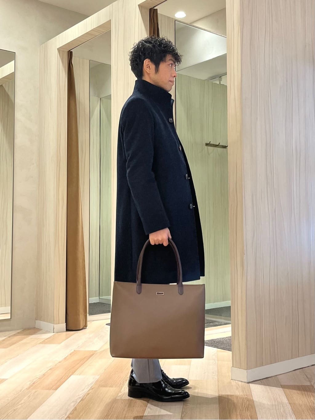 URAさんの「TAKEO KIKUCHI｜【ウールカシミヤブレンド】ビーバー調 スタンドカラー コート」を使ったコーディネート