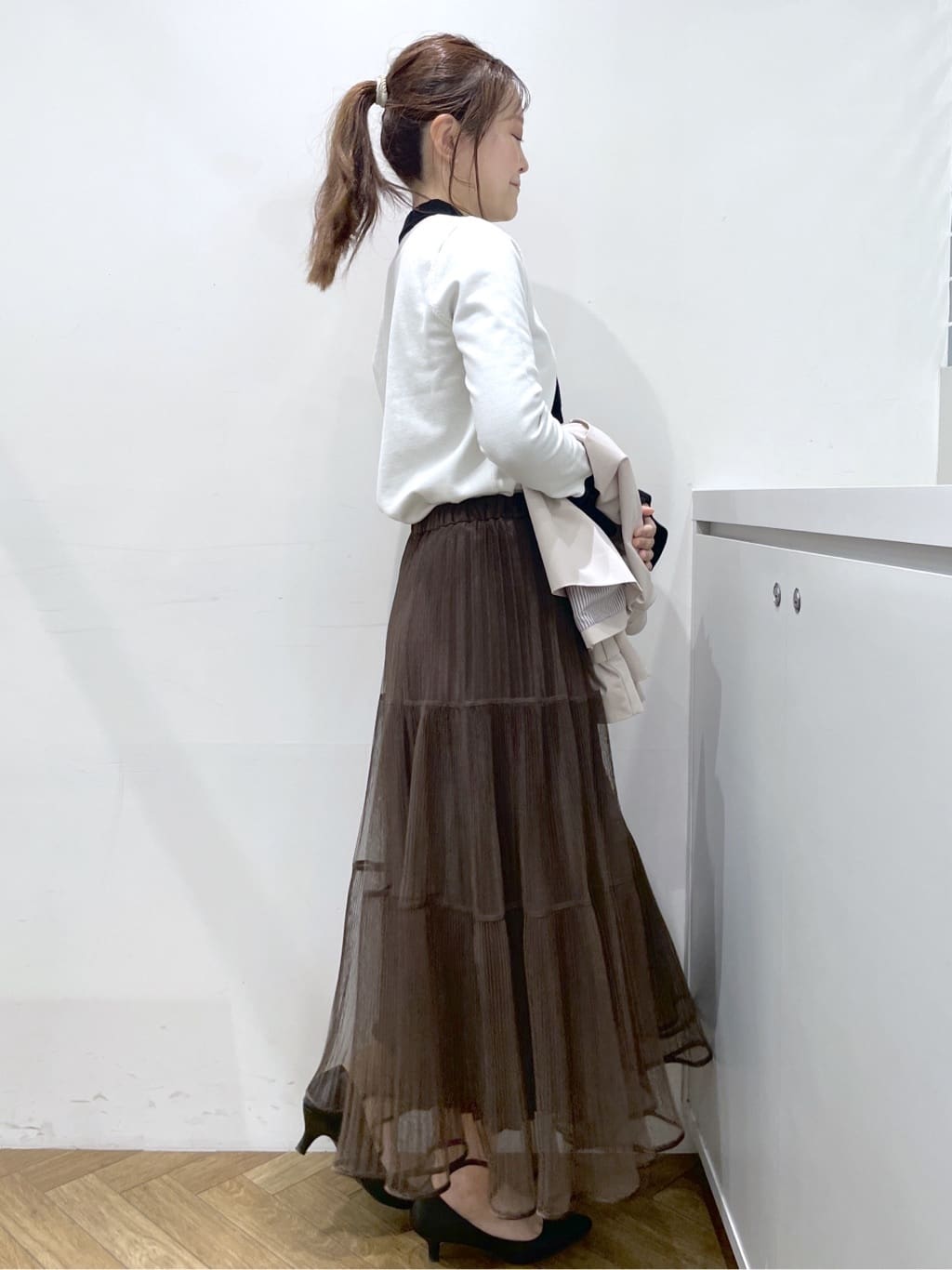Junさんの「index｜キャンディスリーブショートトレンチコート【洗濯機OK／撥水／防花粉】《5col》」を使ったコーディネート