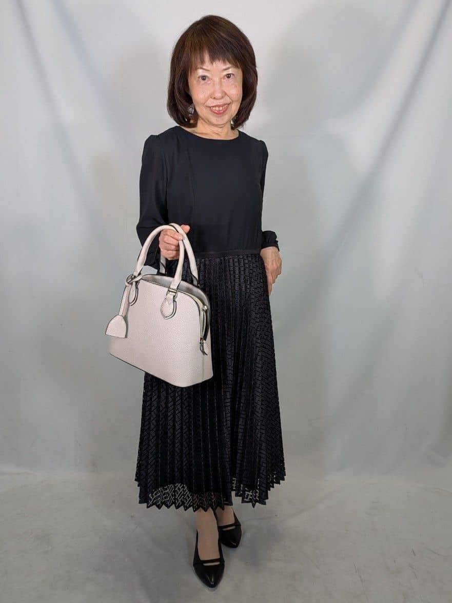k.kazunoさんの「Reflect｜【SS-4Lサイズ】シフォン&times;幾何柄レースプリーツワンピース」を使ったコーディネート