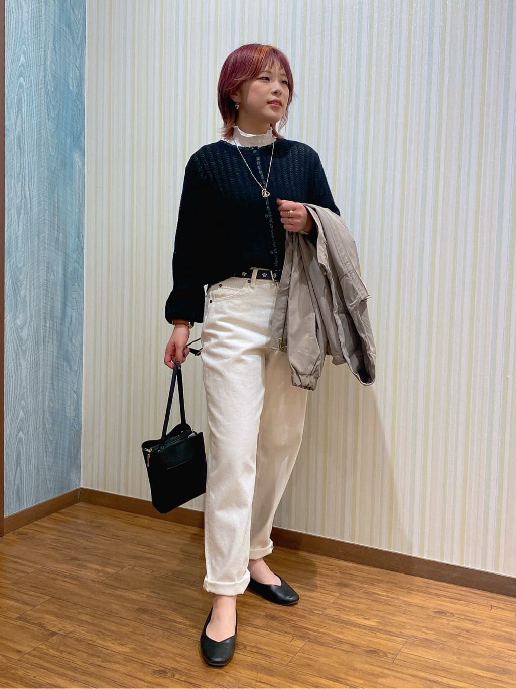 ayaさんの「SHOO･LA･RUE｜編み柄が上品 ラメ配色透かし編みカーディガン」を使ったコーディネート