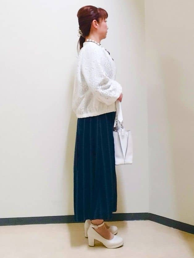 花さんの「Reflect｜【セットアップ可】ストライプ柄ジャカードブラウス」を使ったコーディネート