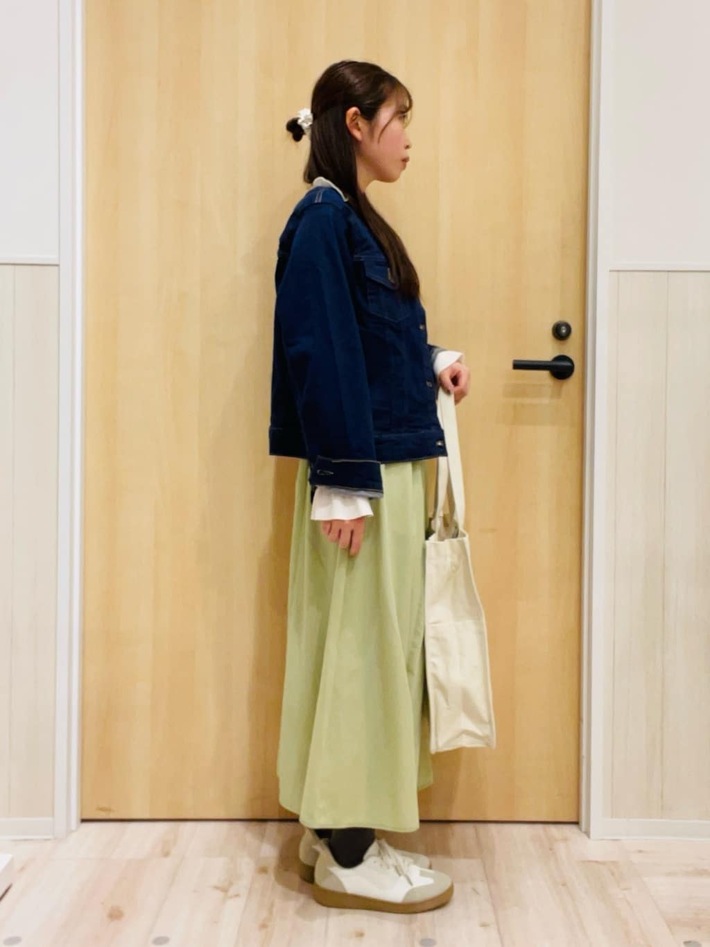 minamiさんの「SHOO･LA･RUE｜【SHOO・LA・RUE DENIM/S-LL/高レビュー】大人のための ノーカラーデニムジャケット」を使ったコーディネート