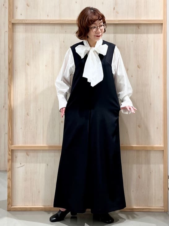 nakoさんの「THE SHOP TK｜【通勤スタイルに】タックボウタイブラウス」を使ったコーディネート