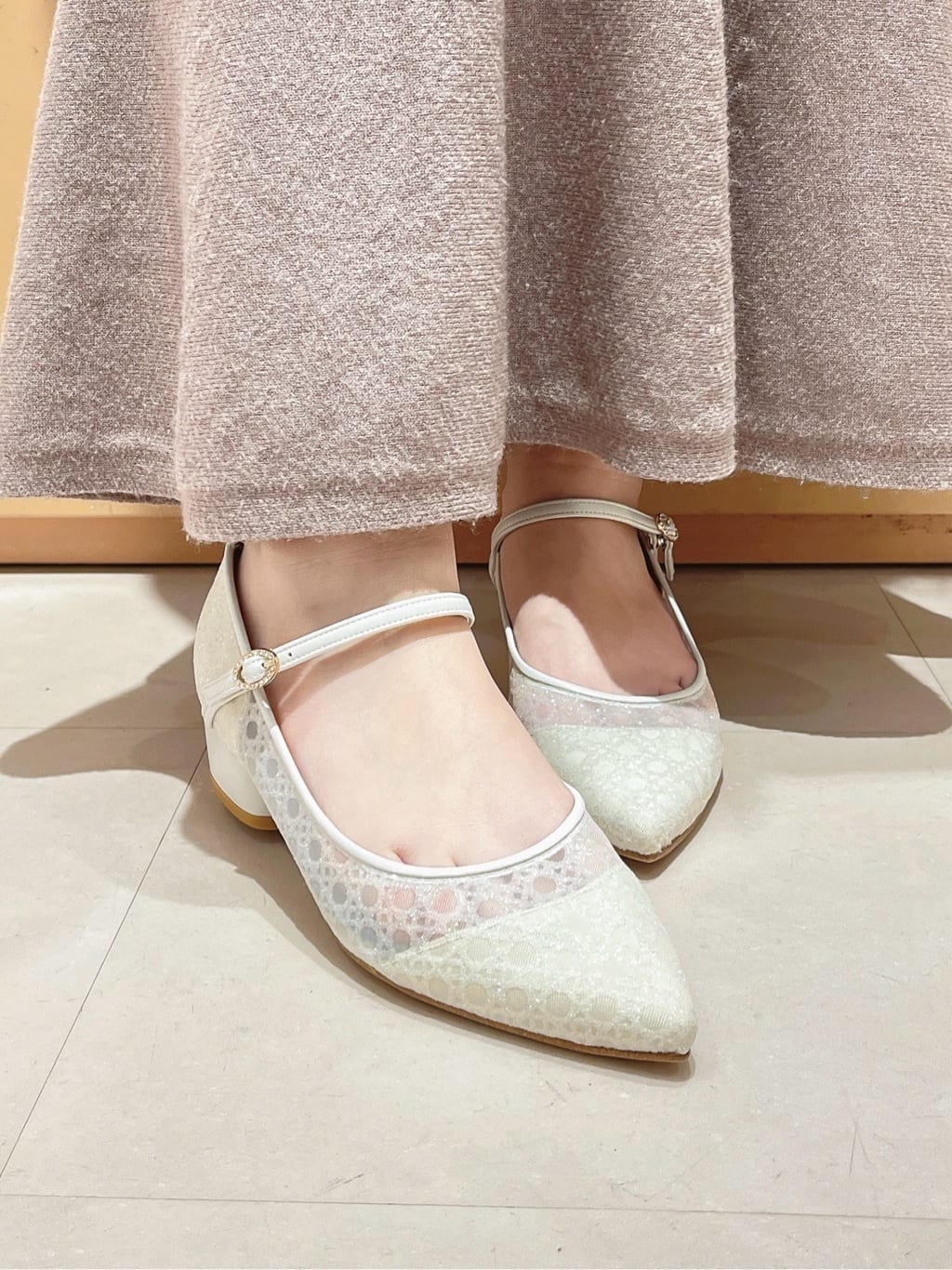 このかさんの「ESPERANZA｜甲ストラップシアーパンプス」を使ったコーディネート