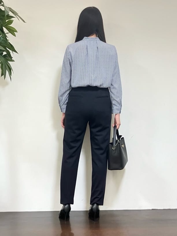 カレンさんの「UNTITLED｜【洗える/お仕事着】ジオメトリック ハイネックブラウス」を使ったコーディネート