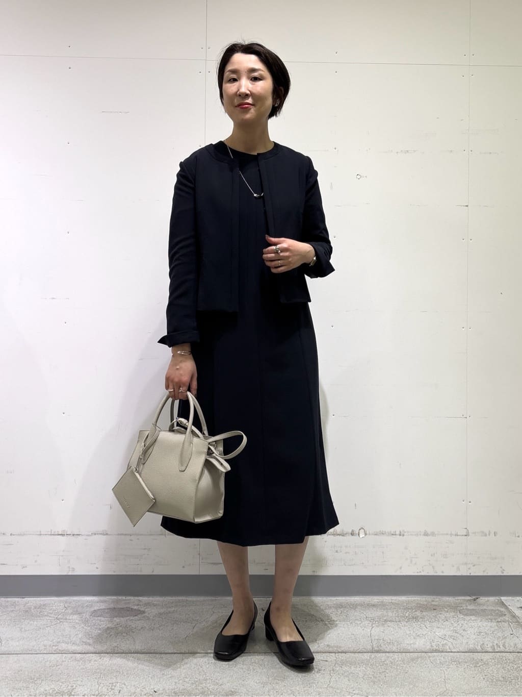 yuriさんの「INDIVI｜【上品光沢／SETUP可能】切り替えデザインジャケット」を使ったコーディネート