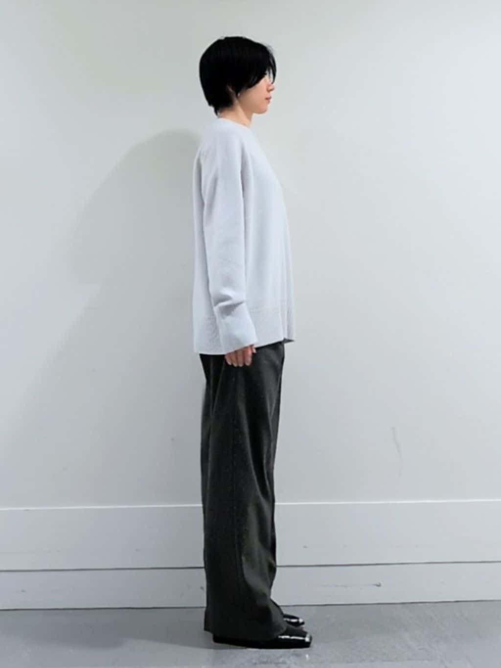 ミズタさんの「UNTITLED｜【重ね着もおすすめ/洗える】ウールカシミヤ クルーネックニット」を使ったコーディネート