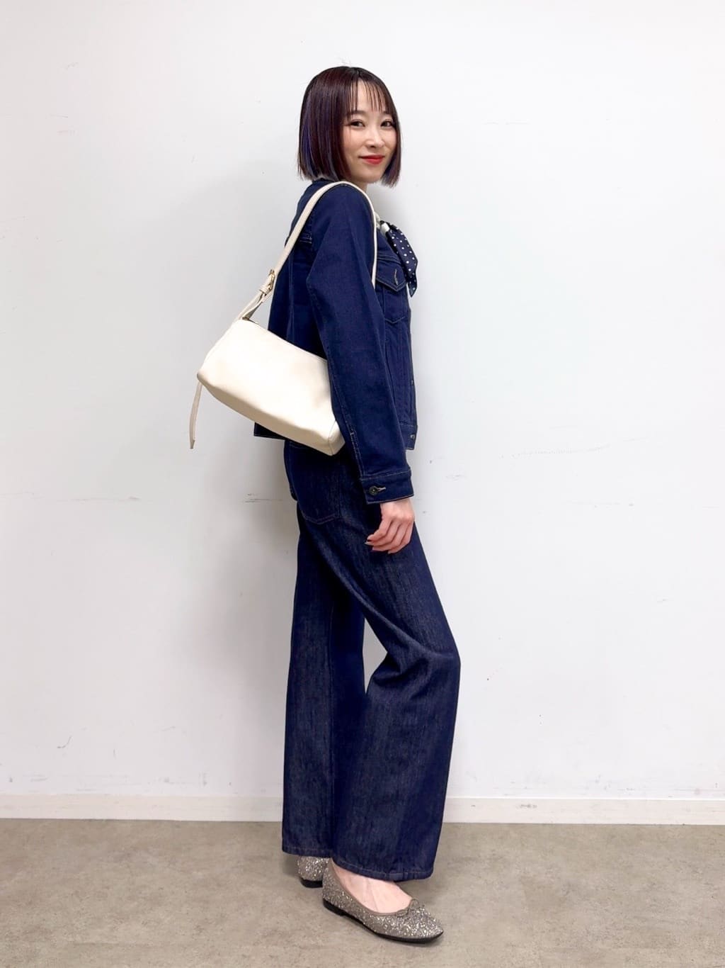 𝐜𝐡𝐢𝐤𝐚さんの「SHOO･LA･RUE｜【SHOO・LA・RUE DENIM/S-LL/高レビュー】大人のための ノーカラーデニムジャケット」を使ったコーディネート