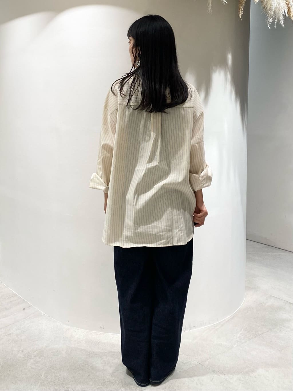 みなみさんの「OPAQUE.CLIP｜レギュラーカラーシャツ／ストライプアソート【洗濯機OK】」を使ったコーディネート