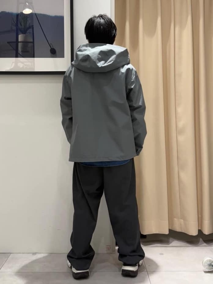 はさんの「THE SHOP TK｜【季節の変わり目に最適】ナイロンマウンテンパーカ  防風/洗濯機OK」を使ったコーディネート