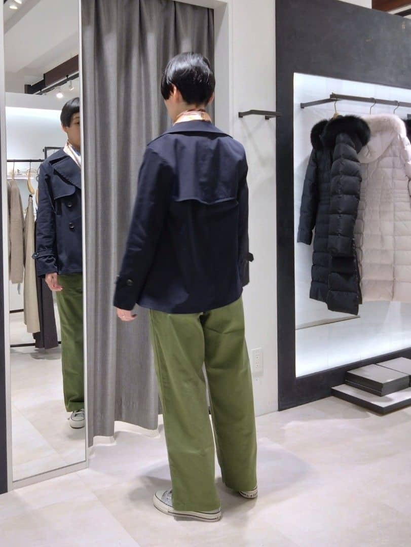 まちこさんの「UNTITLED｜【定番人気/はっ水/洗える】タスランショートトレンチコート」を使ったコーディネート