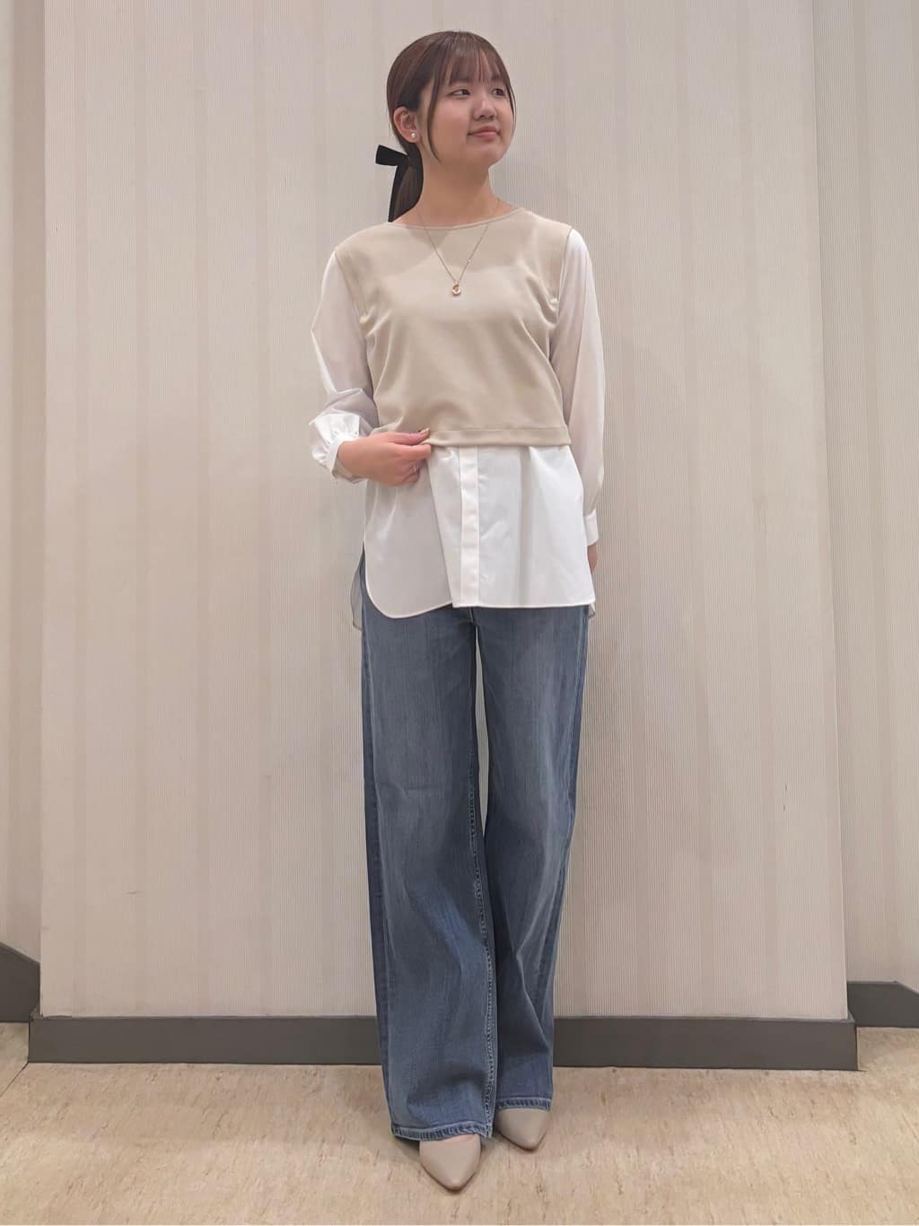 ちひさんの「INDIVI｜【褒められデニム】ワイドストレート デニムパンツ」を使ったコーディネート