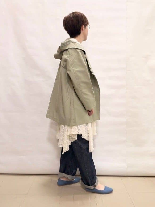 なっちゃんさんの「SHOO･LA･RUE｜【防花粉/洗濯機可/S-LL】ゆったり着られる 大人のテントフーディージャケット」を使ったコーディネート