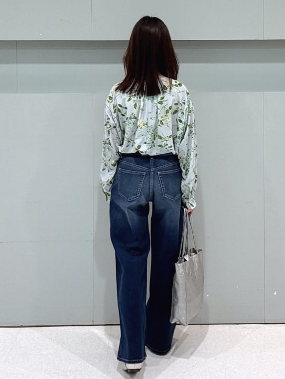 makiさんの「UNTITLED｜【定番人気/はっ水/洗える】タスランショートトレンチコート」を使ったコーディネート