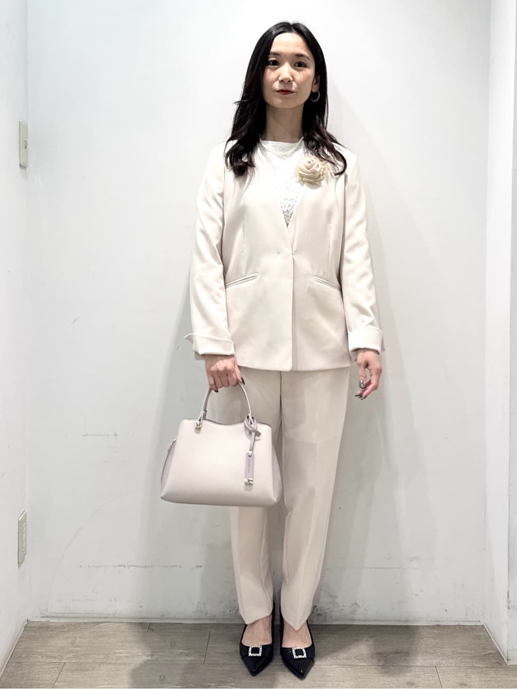 yuicciさんの「OPAQUE.CLIP｜《通勤／セットアップ対応》 パイピングVネックジャケット【洗濯機OK】」を使ったコーディネート
