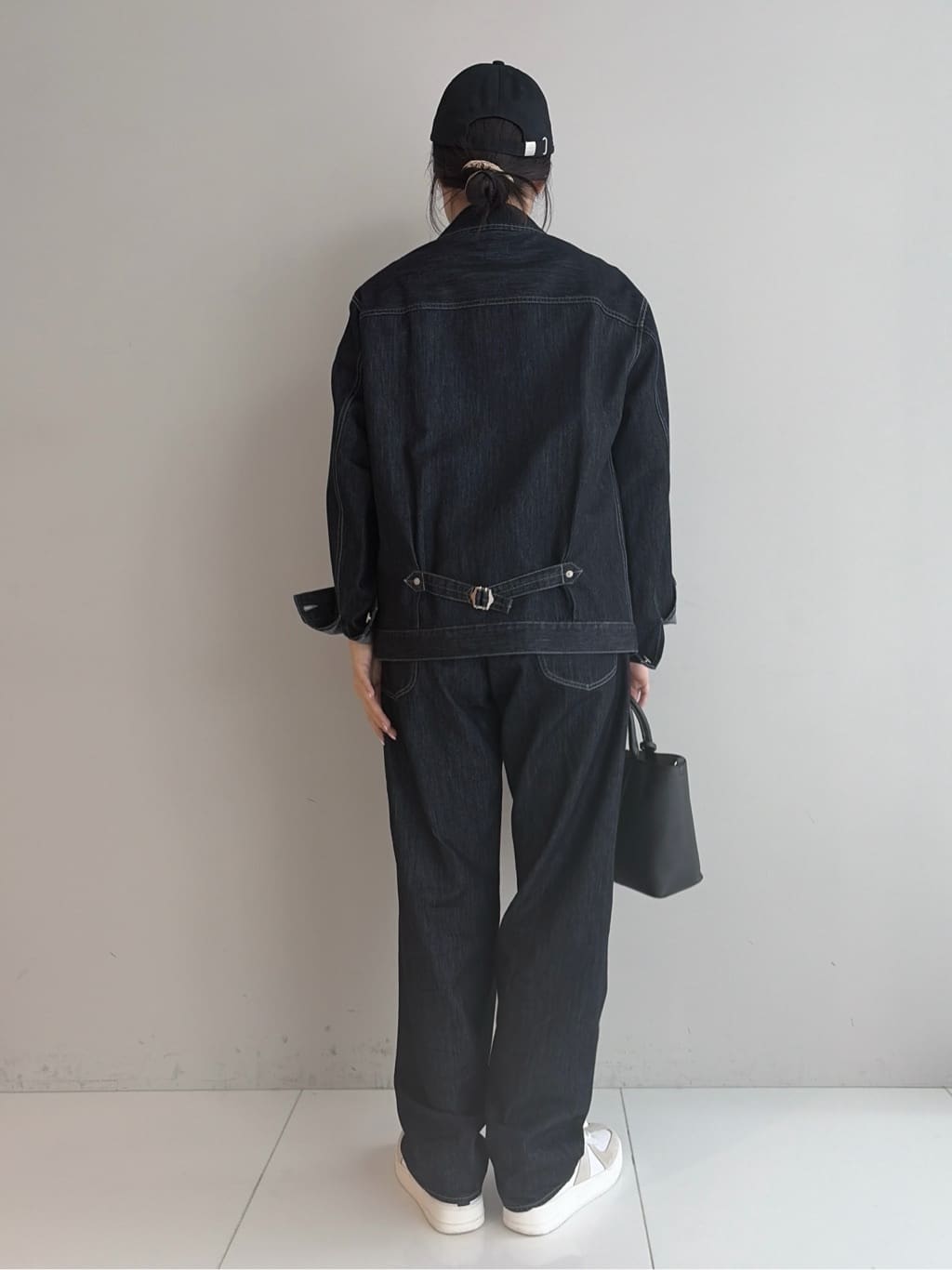 Akutagawaさんの「TAKEO KIKUCHI｜ワンストローク刺繍 半袖 Tシャツ」を使ったコーディネート