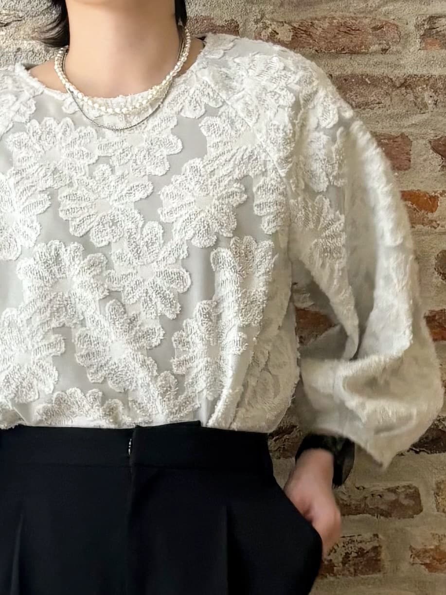 しばさんの「THE SHOP TK｜【フォーマルにもカジュアルにも】ツイードジレ」を使ったコーディネート