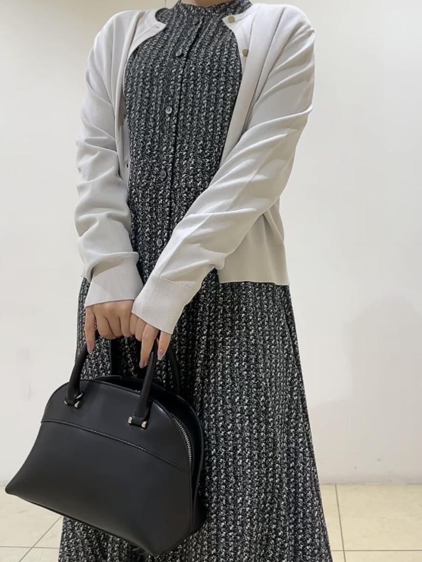 watanabeさんの「UNTITLED｜◆【アンサンブル可/洗える】クルーネックニットカーディガン」を使ったコーディネート