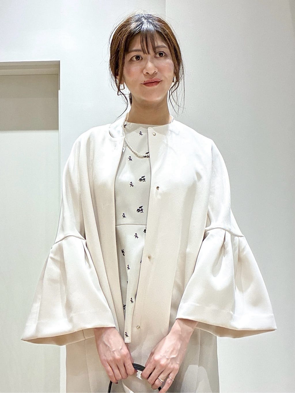 もんちゃんさんの「OPAQUE.CLIP｜フレアスリーブミドルコート【洗濯機OK】」を使ったコーディネート