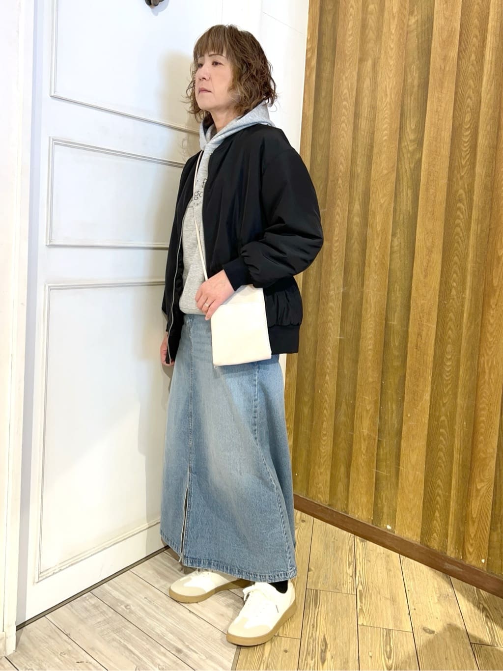 yuriyuriさんの「SHOO･LA･RUE｜【セットアップ可/S-LL/なめらかタッチ】選べる3柄 ロゴ入りプルパーカ」を使ったコーディネート