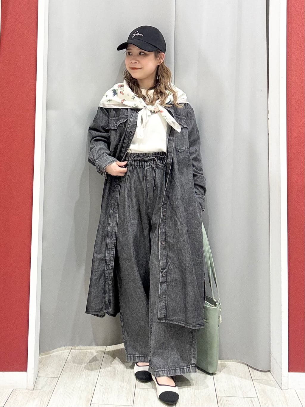 shioさんの「SHOO･LA･RUE｜【洗濯機可/S-LL/インしなくても着られる】1枚で決まる　レイヤード風スウェットライクニット」を使ったコーディネート