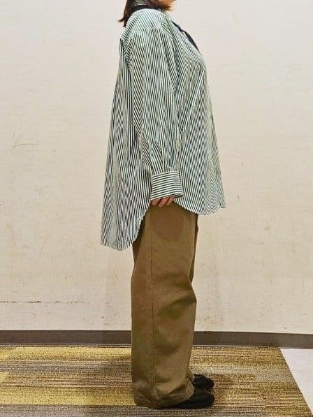 okayuさんの「THE SHOP TK｜ゆったりシルエットで体型カバー ロングシャツ」を使ったコーディネート