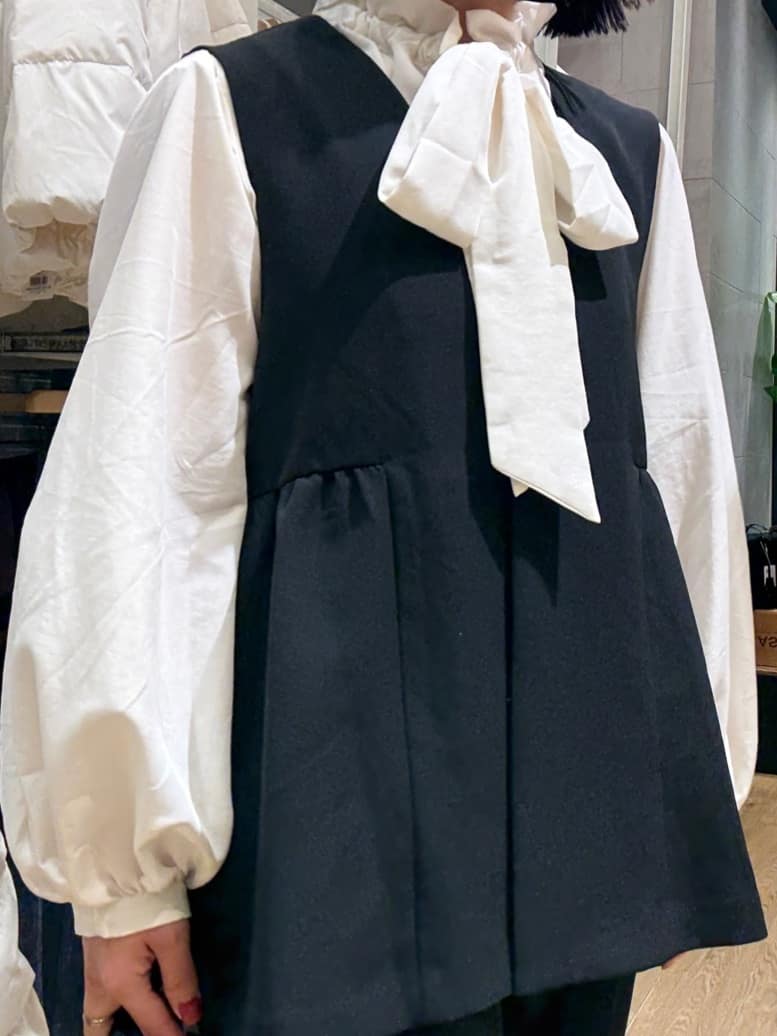 chさんの「THE SHOP TK｜【通勤・きちんと見えに】ダブルクロス ペプラムジレ/セットアップ可」を使ったコーディネート