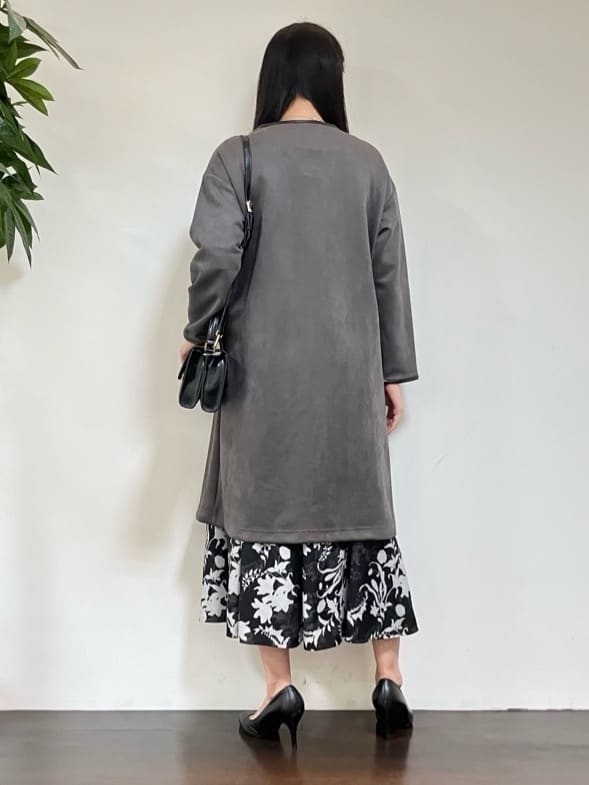 カレンさんの「UNTITLED｜【洗える/軽羽織り】マシュマロタッチ　スエード調コート」を使ったコーディネート