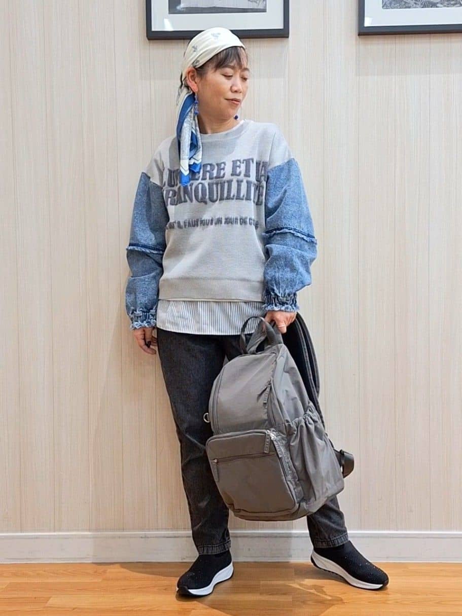 Saoさんの「SHOO･LA･RUE｜【防花粉/洗濯機可/S-LL】ゆったり着られる 大人のテントフーディージャケット」を使ったコーディネート