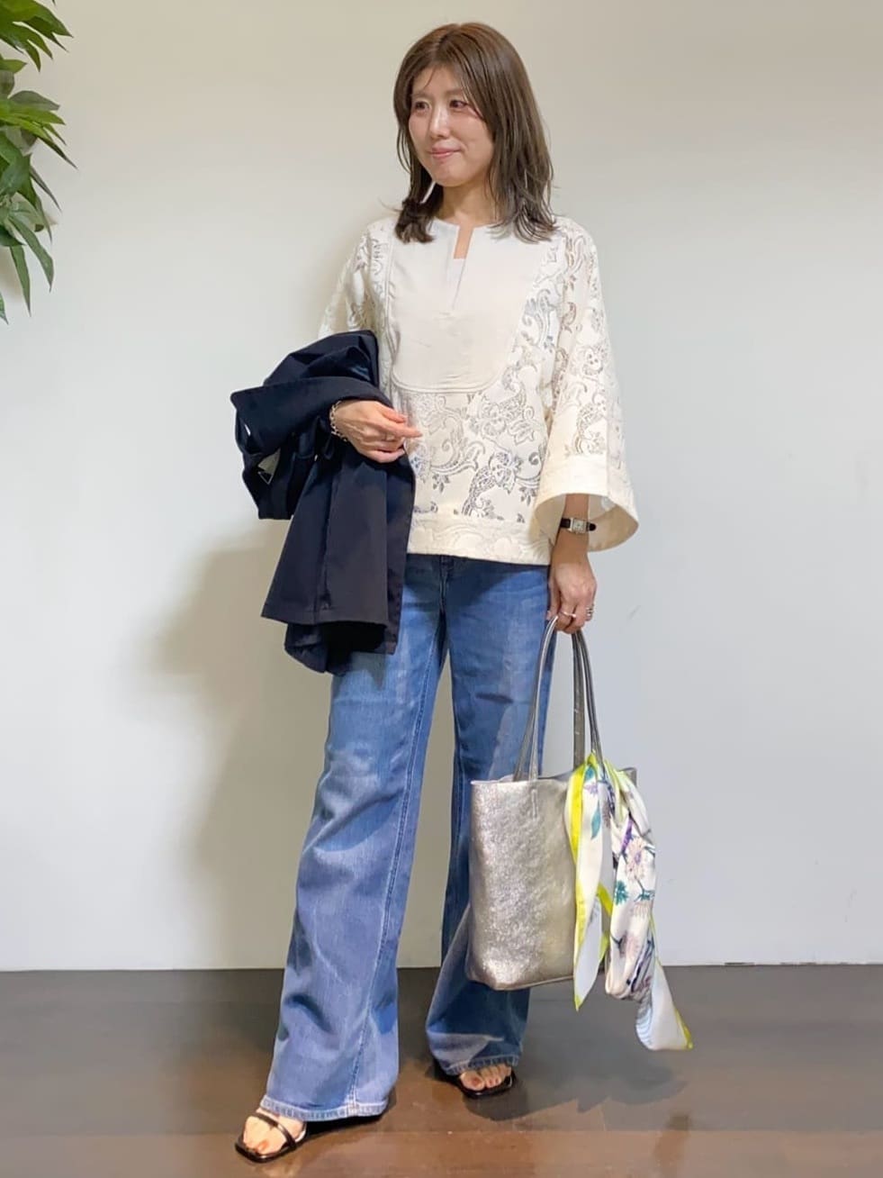 tomoさんの「UNTITLED｜【Healthy DENIM】別注Quiche（キッシュ）セミフレアデニム」を使ったコーディネート