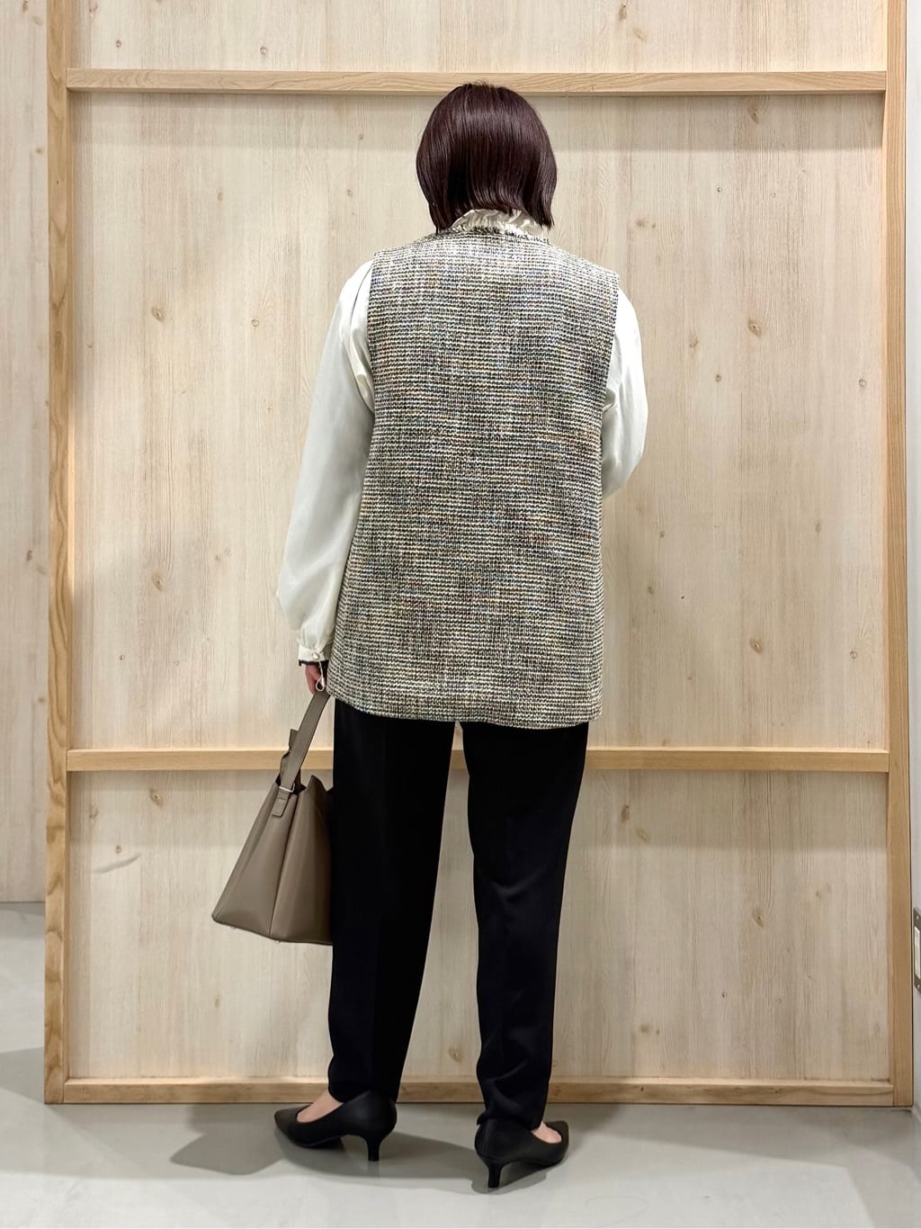 nanaさんの「THE SHOP TK｜【フォーマルにもカジュアルにも】ツイードジレ」を使ったコーディネート