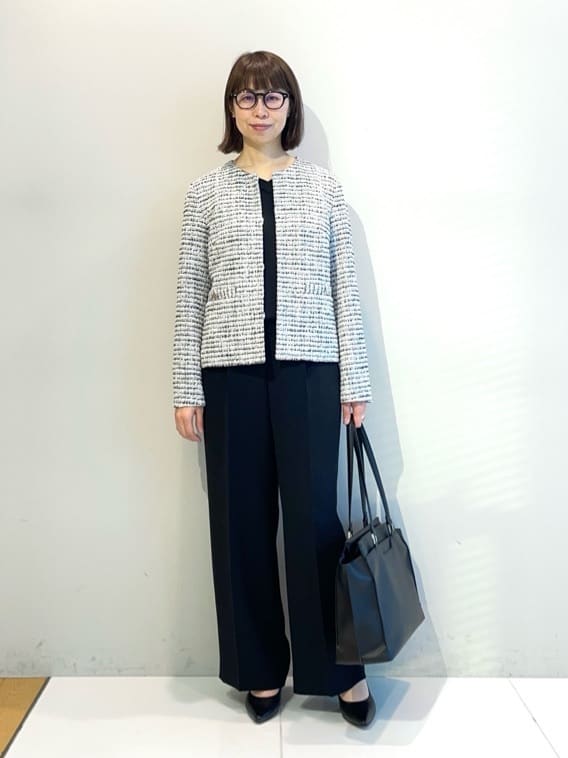 murayamaさんの「INDIVI｜【シルク混】きれいめVネックニット」を使ったコーディネート