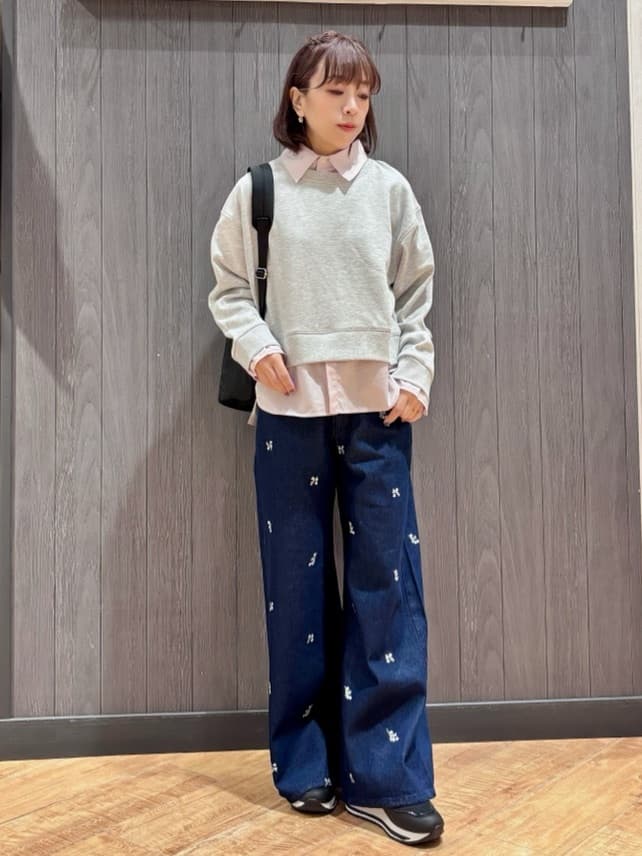 meiさんの「SHOO･LA･RUE｜【洗濯機可】1枚でサマ見え シャツレイヤード風 スウェット」を使ったコーディネート