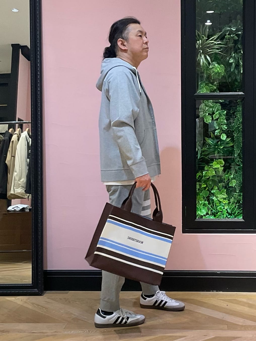 Nagaseさんの「DRESSTERIOR｜【接触冷感／セットアップ可】ドライタッチ ハイカウントジップアップパーカ」を使ったコーディネート
