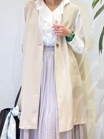 misakiさんの「SHOO･LA･RUE｜【洗濯機可/セットアップ可/S-3L】きちんと楽に。カットジョーゼット ロングジレ」を使ったコーディネート