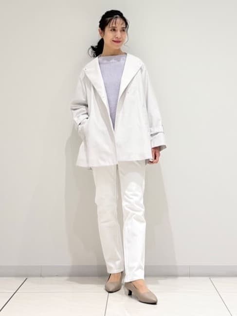 kayoさんの「INDIVI｜【撥水/軽量】ミドル丈 ミニマルトレンチコート」を使ったコーディネート