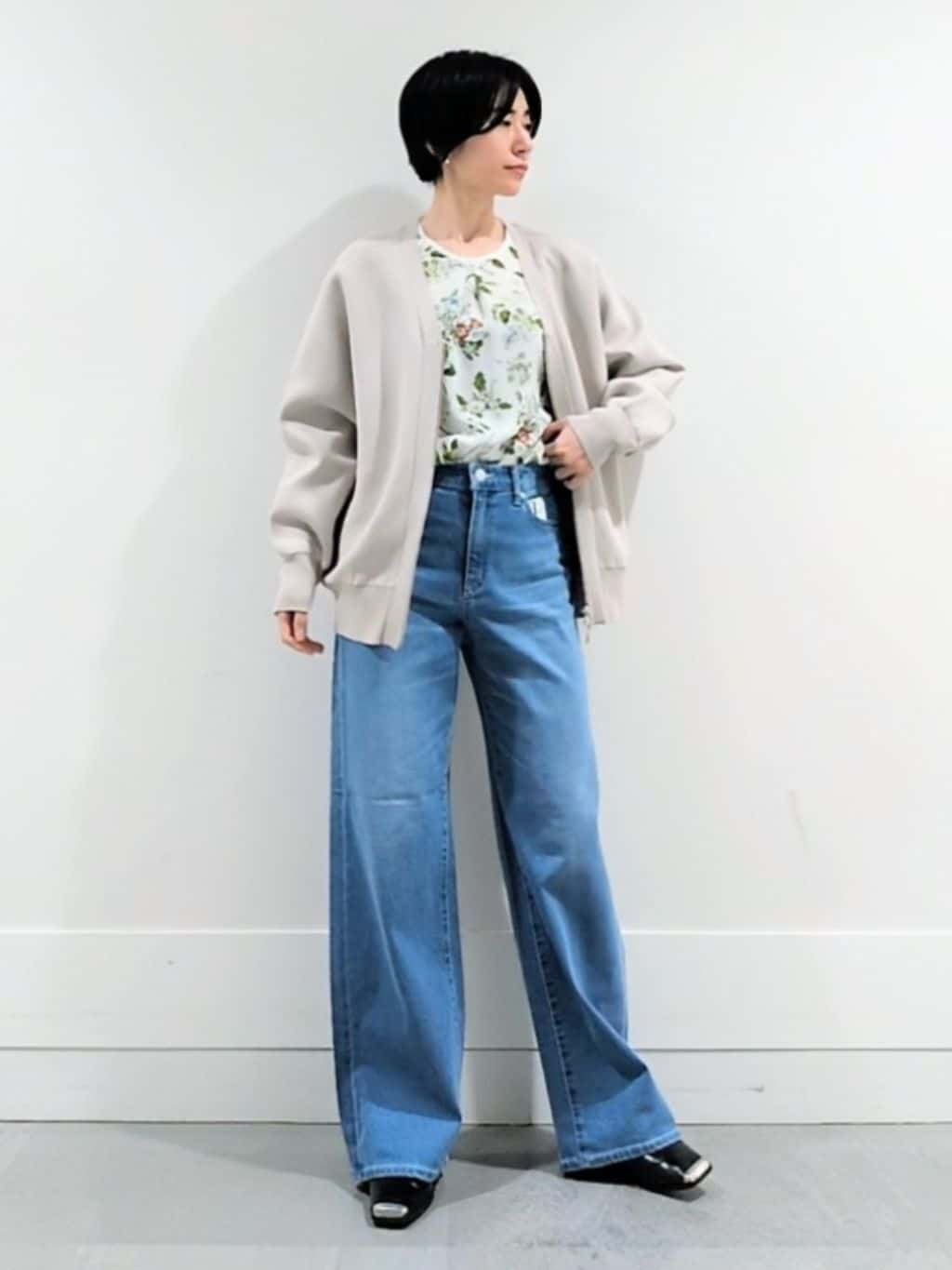 ミズタさんの「UNTITLED｜【花柄/洗える】ボタニカルブラウス」を使ったコーディネート