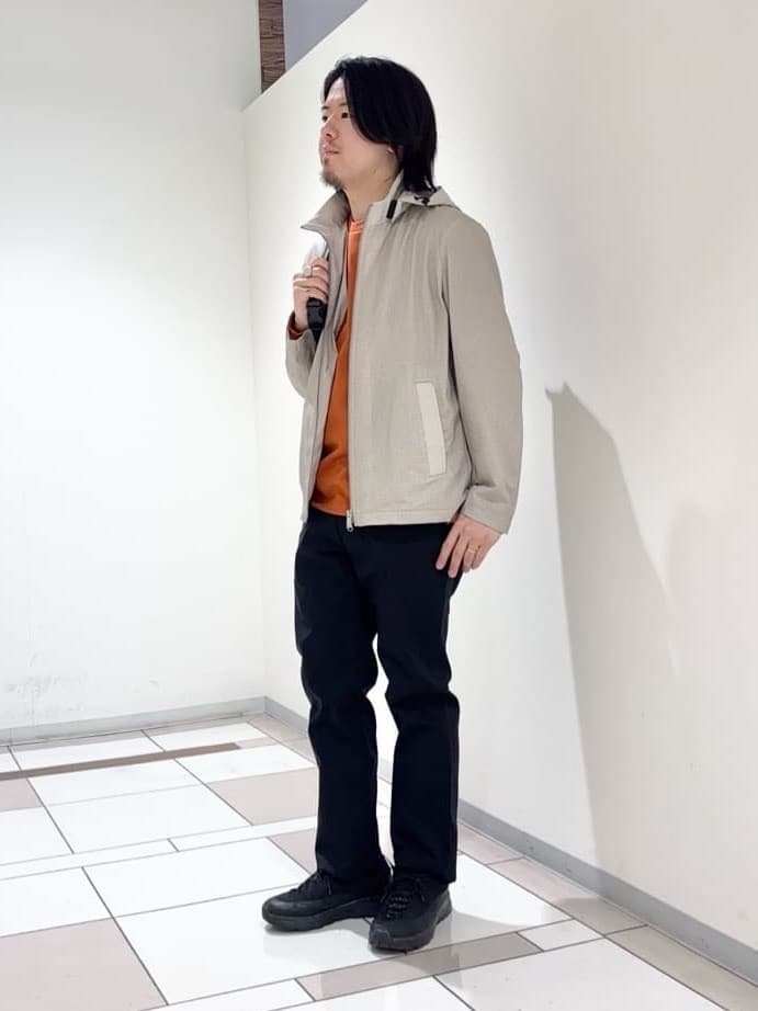 及川さんの「TAKEO KIKUCHI｜2WAYアクティブ ライト ブルゾン」を使ったコーディネート