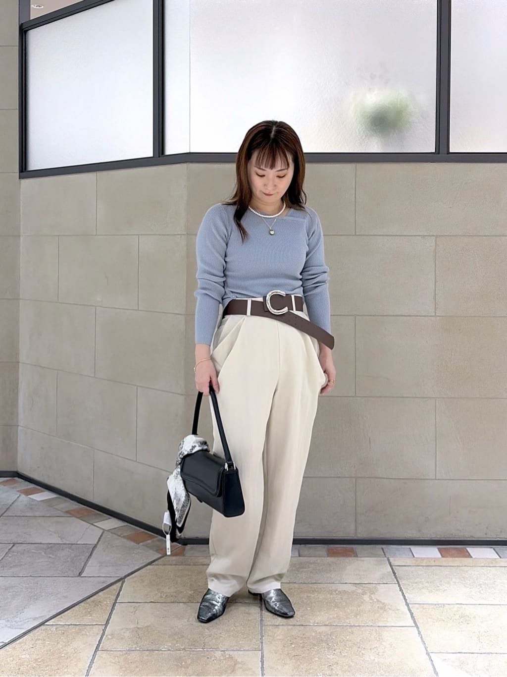 よねさんの「INDIVI｜フォルムポケットジョガーパンツ」を使ったコーディネート