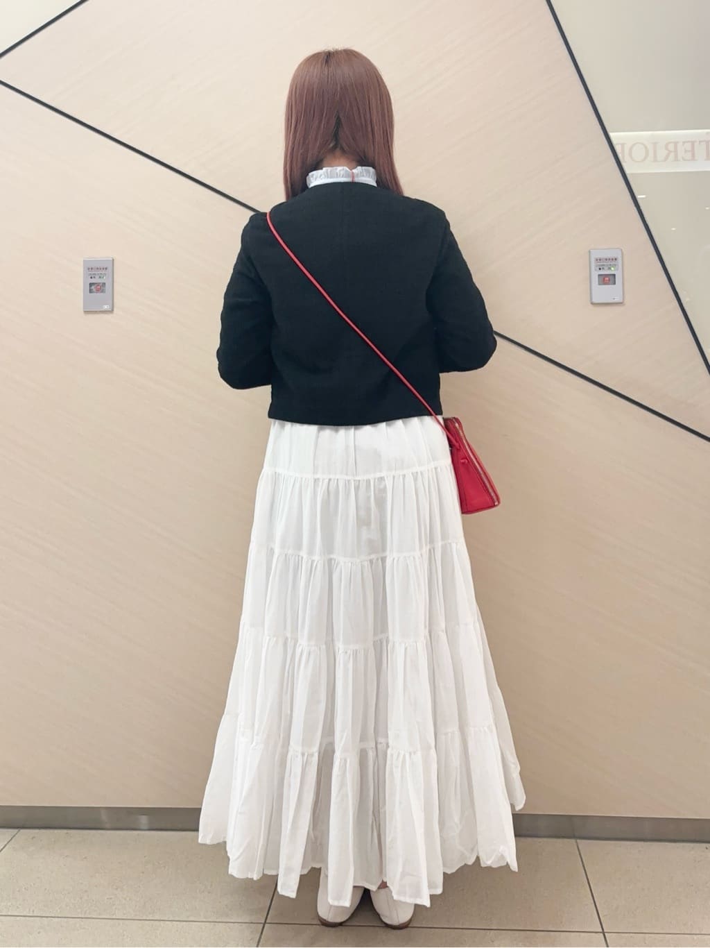 Rinaさんの「DRESSTERIOR｜ブラックファンシーツイードジャケット」を使ったコーディネート