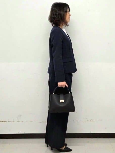くまみさんの「OPAQUE.CLIP｜《通勤／セットアップ対応》 パイピングVネックジャケット【洗濯機OK】」を使ったコーディネート