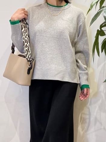 misakiさんの「SHOO･LA･RUE｜【洗濯機可/セットアップ可/毛玉になりにくい】心地よく穿ける ニットナロースカート」を使ったコーディネート