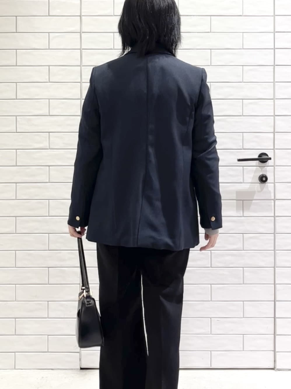 しおりさんの「OPAQUE.CLIP｜金ボタンダブルブレストテーラードジャケット／セットアップ対応【洗える】」を使ったコーディネート