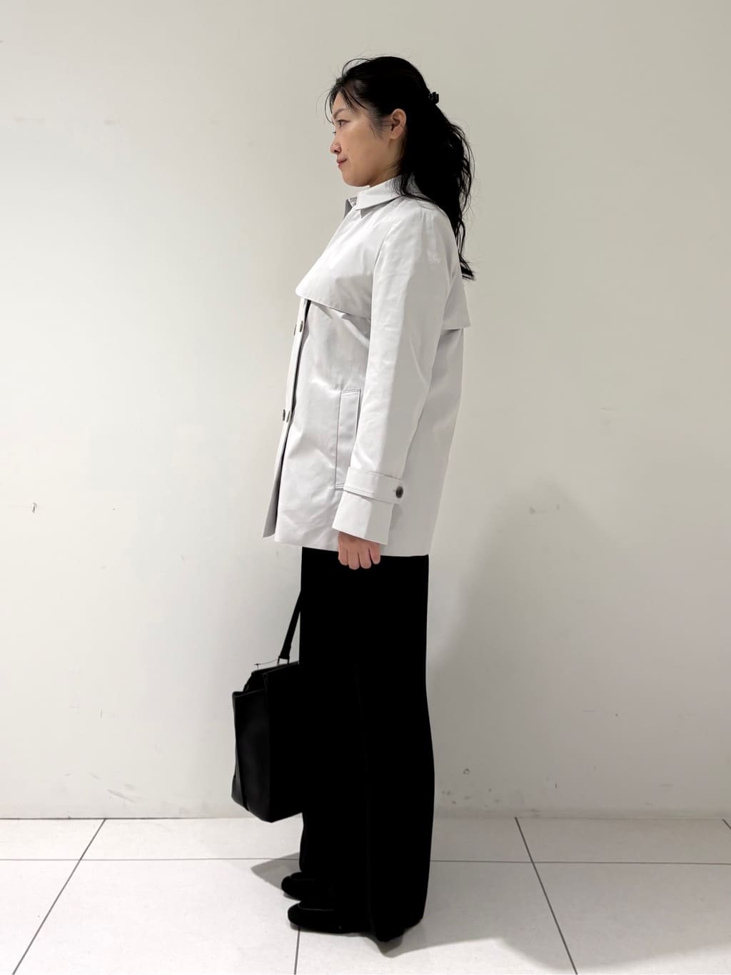 momokoさんの「INDIVI｜【花粉付着防止／撥水／UVケア】名品トレンチコート」を使ったコーディネート