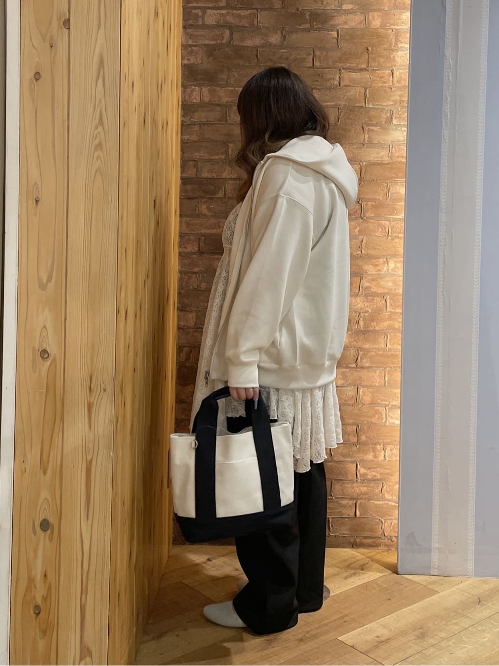 Risaさんの「SHOO･LA･RUE｜【セットアップ可/S-LL/なめらかタッチ】大人カジュアルスタイルに ZIPパーカ」を使ったコーディネート