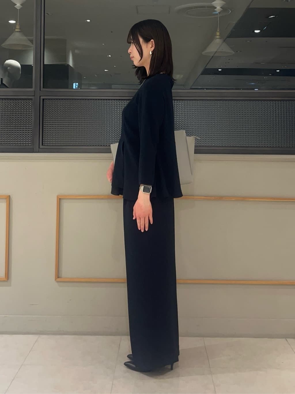 kumiさんの「INDIVI｜【洗える／UVケア／SETUP可】着る日傘ペプラムブラウス」を使ったコーディネート